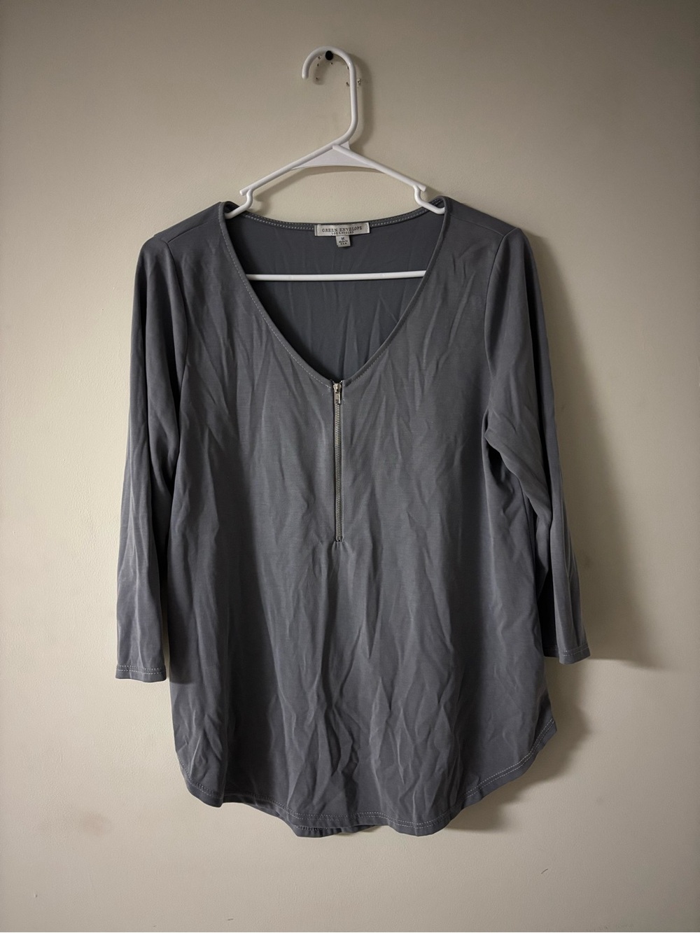 Green Envelope Made in USA Gray Zip Front 3/4 Sleeve Top Size M Minimalist